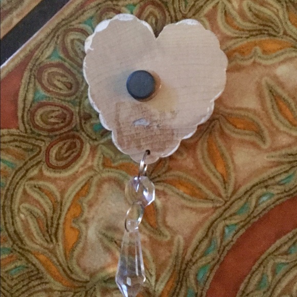 🎁GIFT NEW Paris Wood Heart Magnet with jewel dangle - Picture 4 of 4